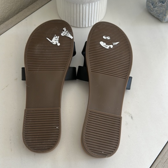 Steve Madden Hadyn Black Leather Sandals - Picture 3 of 3